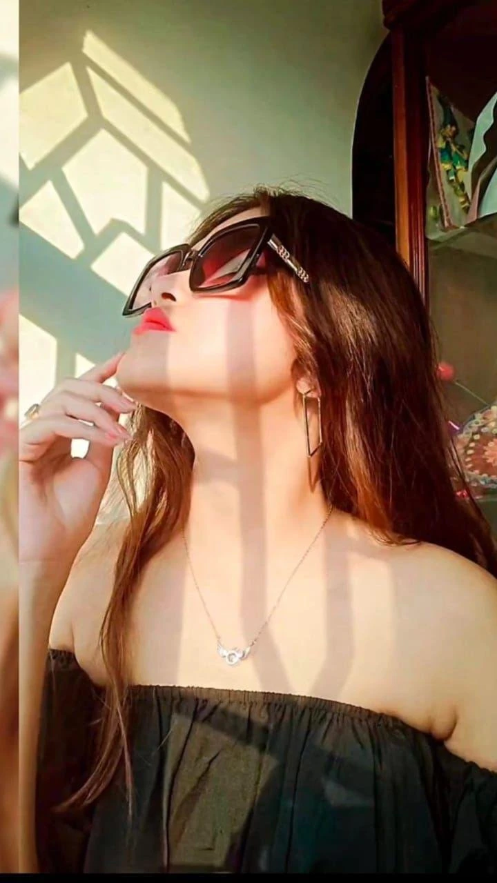 Janvi Singh – escort in New Delhi — 2 / 3