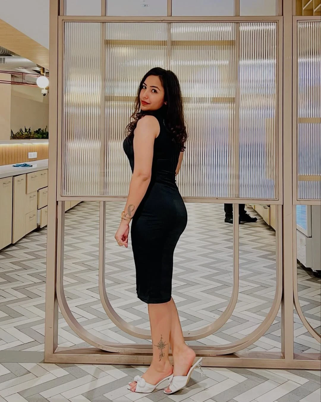Komal Hotty – escort in Noida — 6 / 7