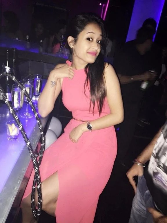 Maya Kappor – Indian escort in Mumbai — 1 / 7