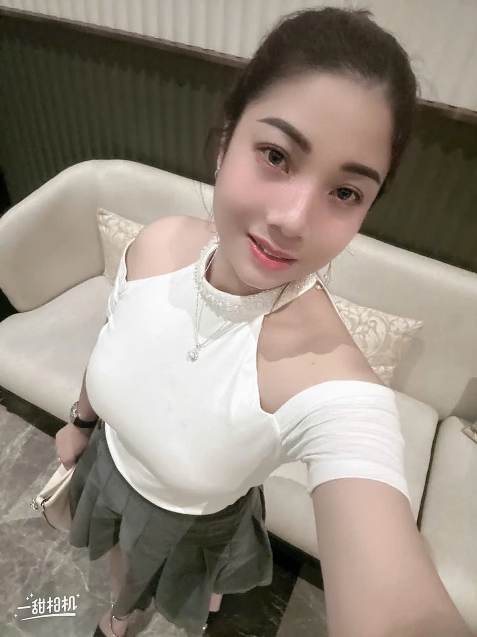 Lucky Girl – Vietnamese escort in Hanoi — 2 / 5