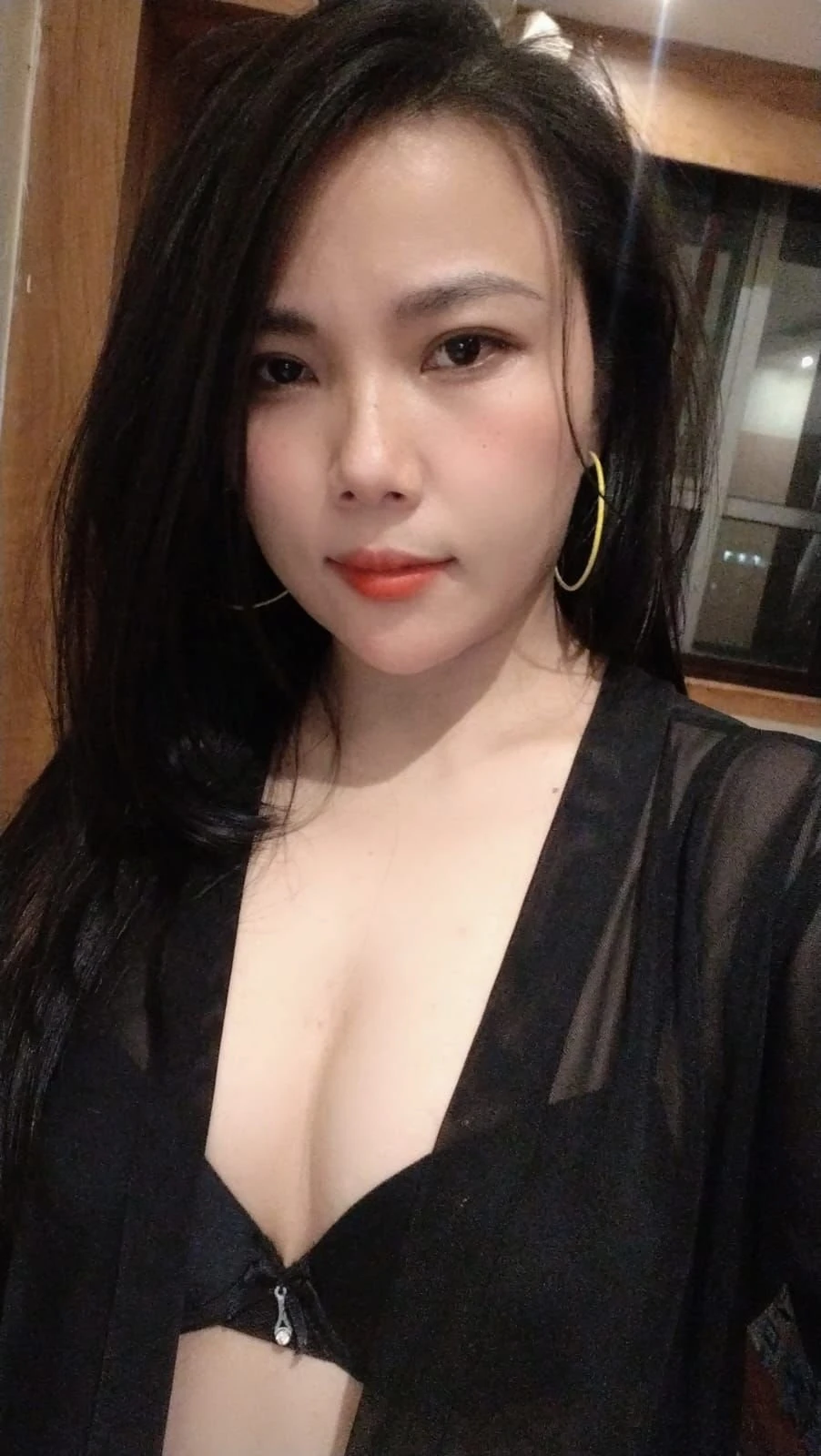 Selena Noir – South Korean escort in Mumbai — 6 / 9
