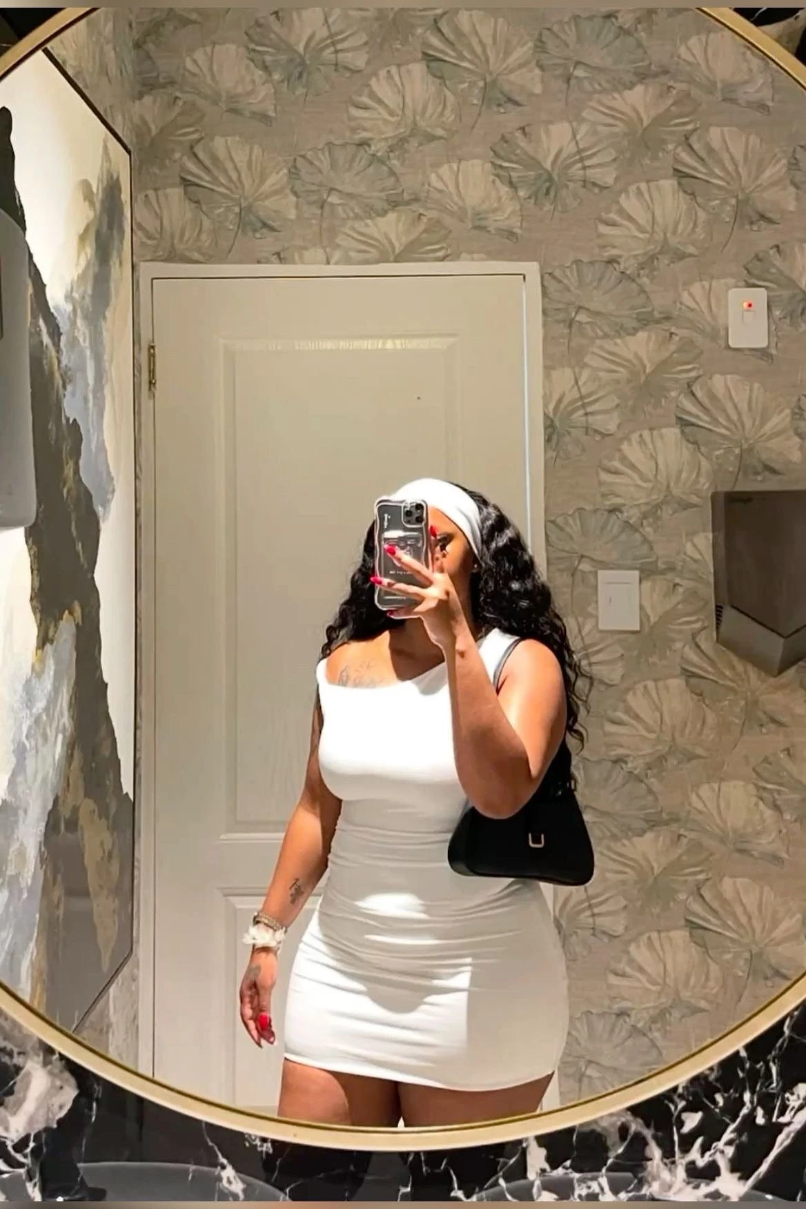Ashley – Togolese escort in Abidjan — 3 / 6
