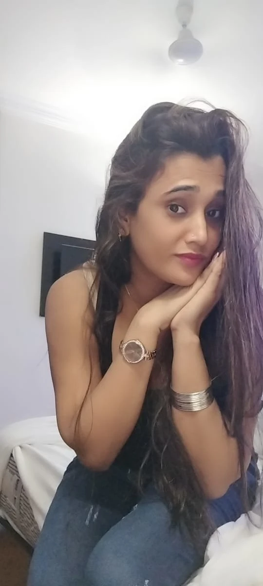 Saanvi Singh – Indian escort in Mumbai — 2 / 4