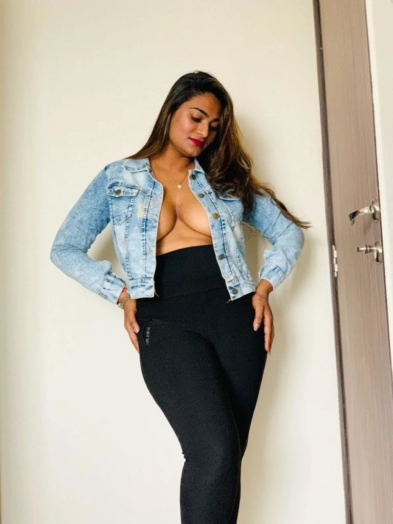 Richa Busty Boobs Cam & Real – Indian escort in New Delhi — 6 / 7