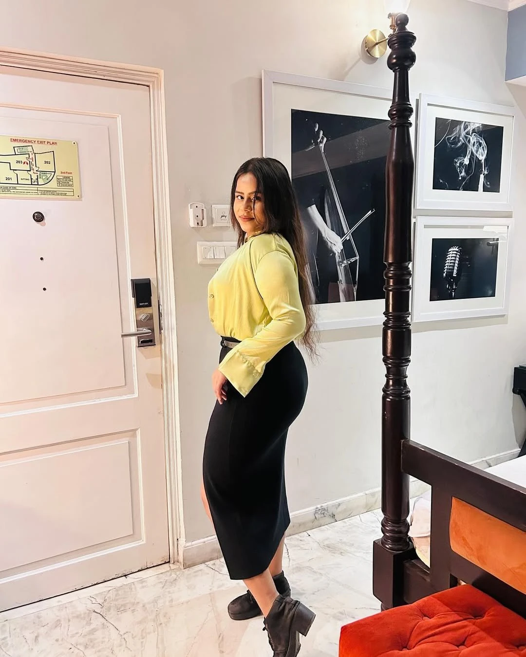 Riya Das – Indian escort in Kolkata — 5 / 8