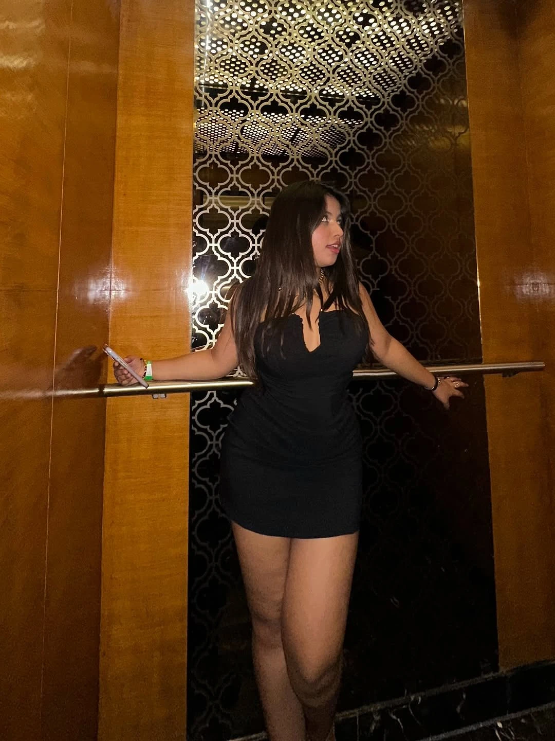 Aahuti Escort – Indian escort in Manali — 3 / 6