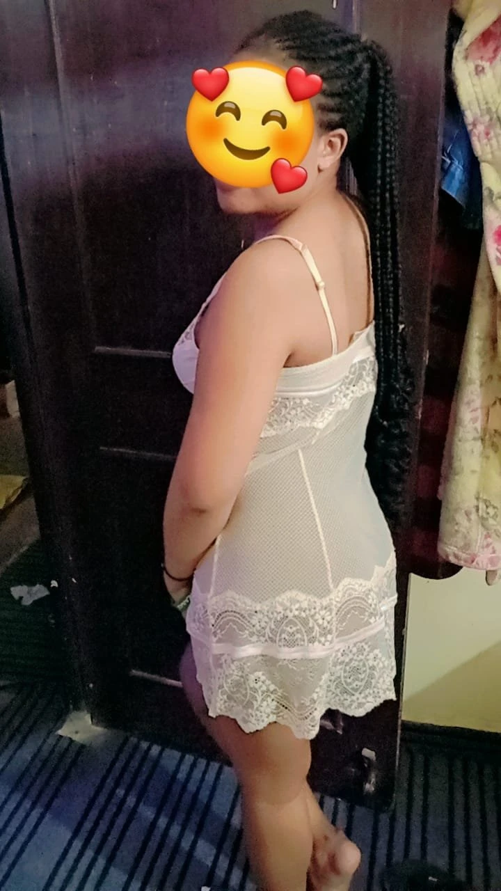 Meet juicy Malaika/sweet Deepthroat – Burundian escort in New Delhi — 4 / 7