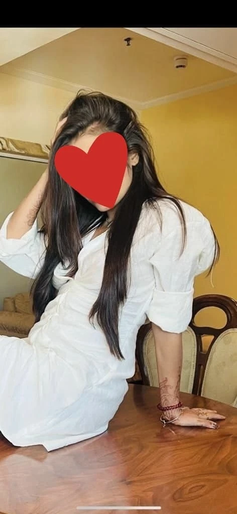 Pooja Singh Here, Real & Cam Session – Indian escort in Jaipur — 2 / 5