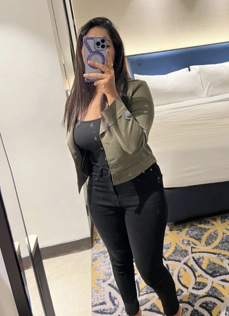 𝓰𝓲𝓪♡ – Indian escort in Mumbai — 3 / 4
