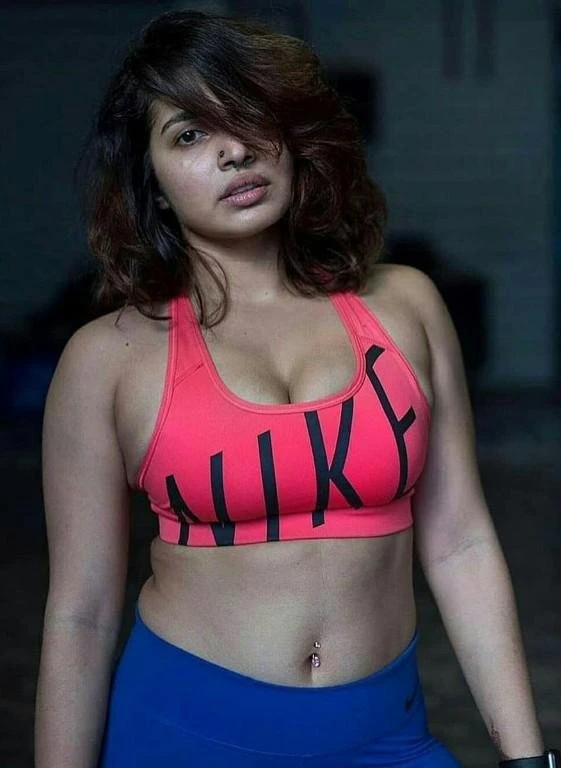 DELHI ESCORT SERVICES GIRLS BOOKING 24/7 – Indian escort in New Delhi — 4 / 8