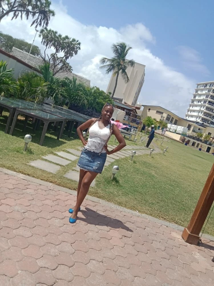 Queen Tifah – Kenyan masseuse in Dar es Salaam — 2 / 4