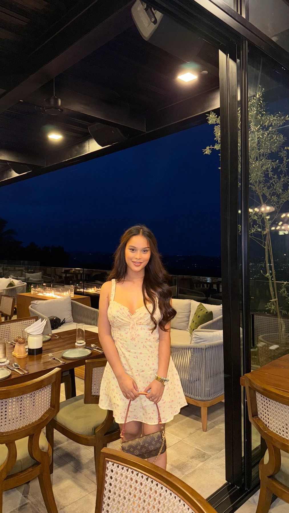 Ché Valentina has arrived – Spanish escort in Hong Kong — 5 / 9