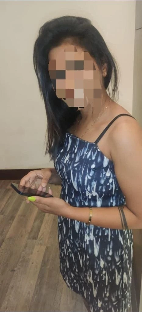 Nidhi Independent Cam and Real Meet Fun – Indian escort in Mumbai — 3 / 6