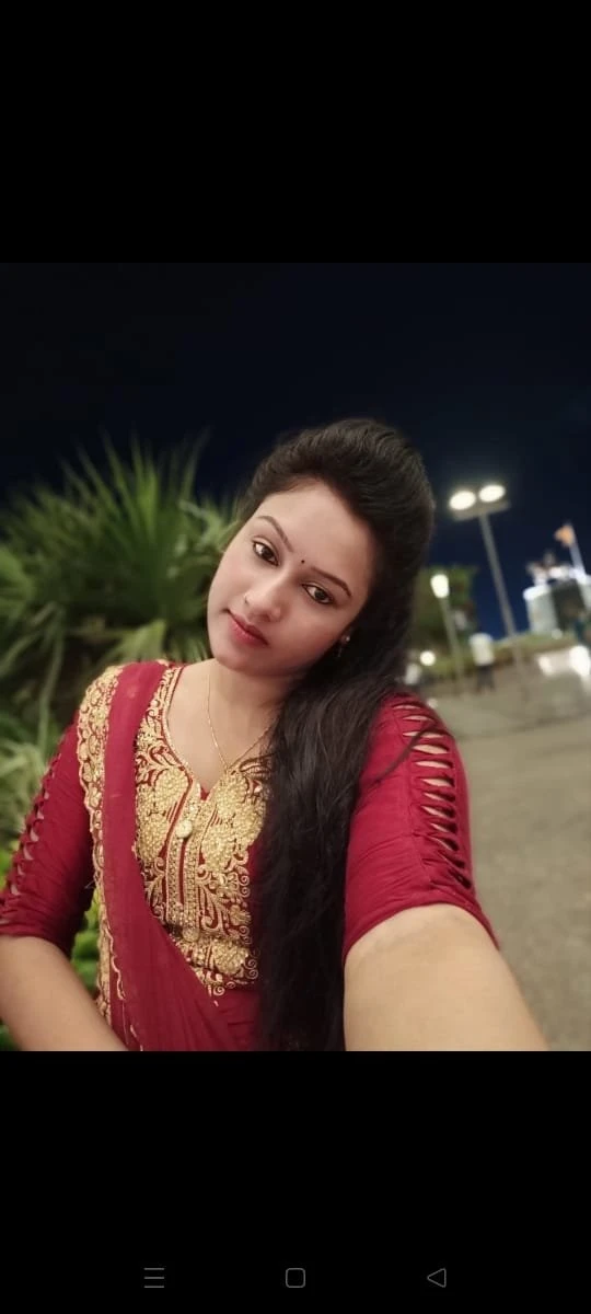 Nisha Singh – Indian escort in Mumbai — 1 / 8