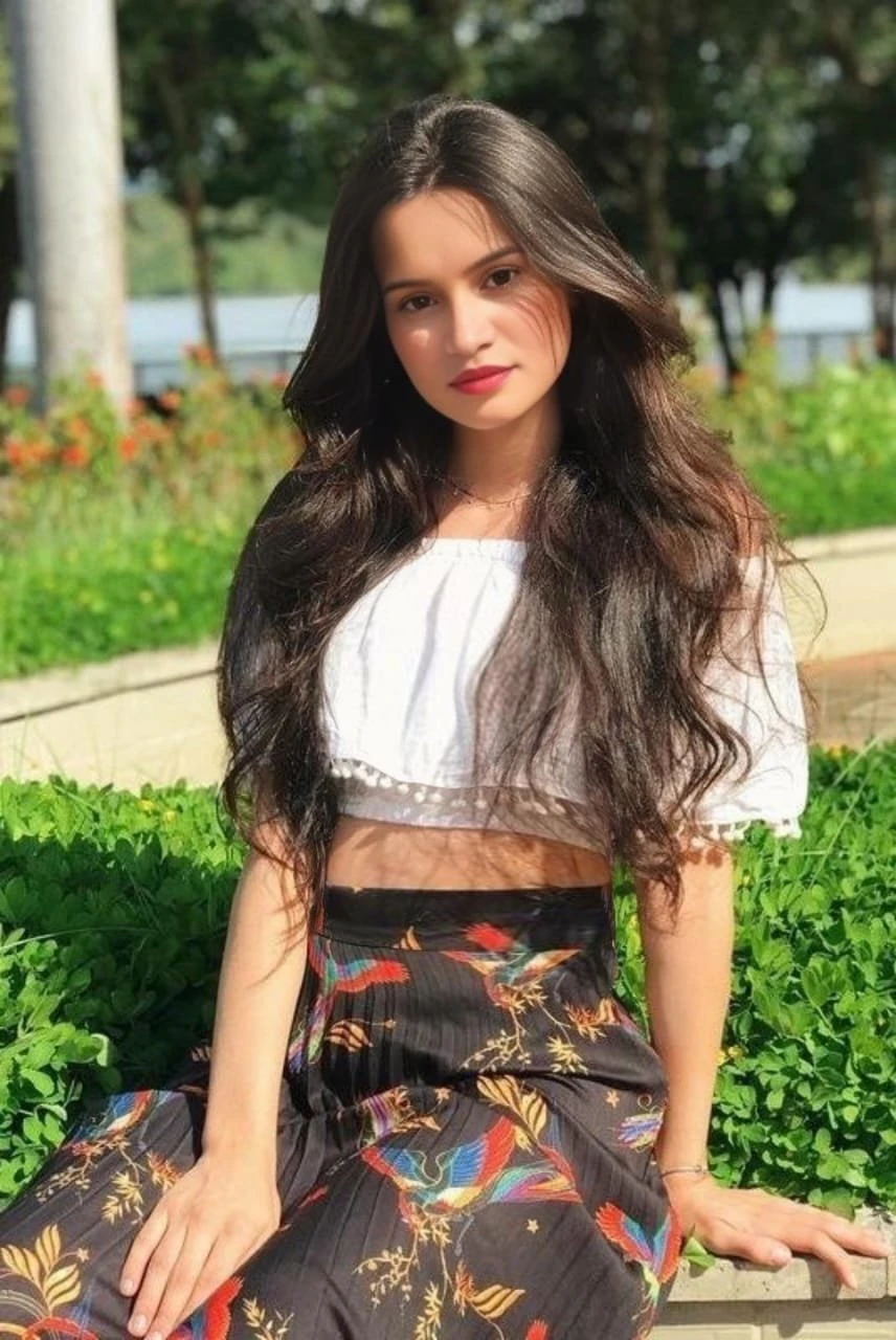 Richa Sahu – Indian escort in Noida — 2 / 3