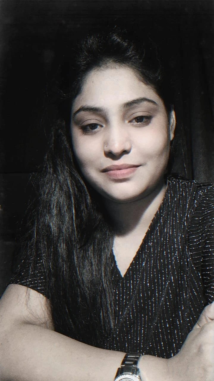 Sakshi independent Real Meet & Cam Show – Indian escort in Mumbai — 3 / 6