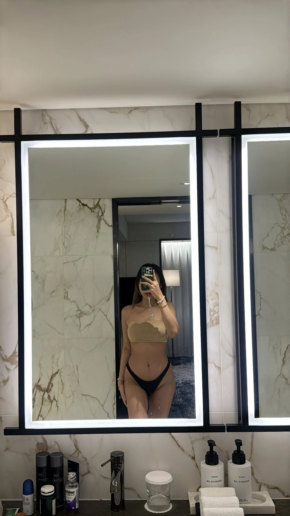 Nina 니나 – Taiwanese escort in Seoul — 16 / 19