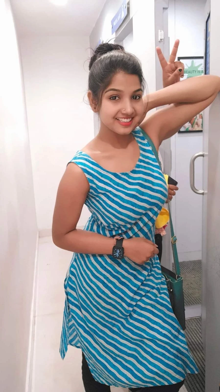 Minakshi Sharma – Indian escort in Pune — 2 / 3