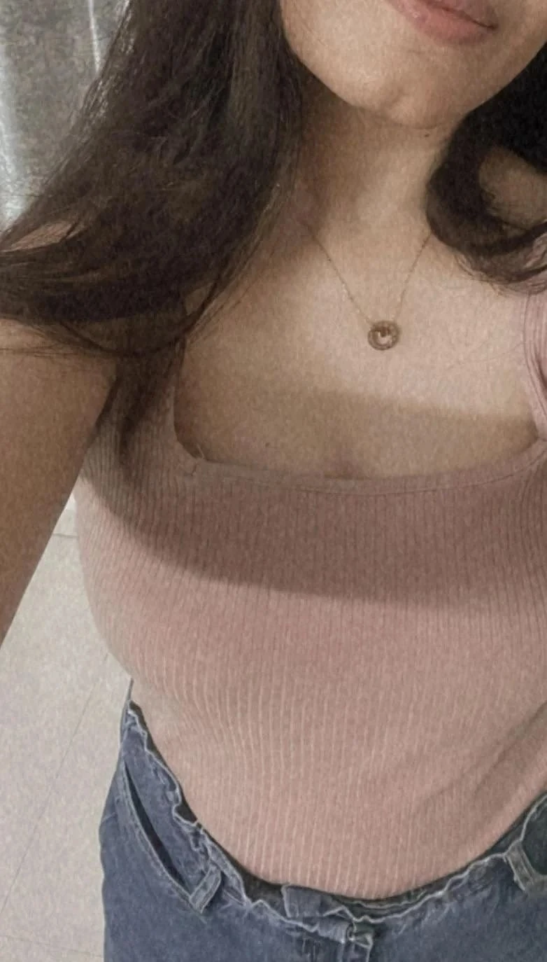 Saanvi Kapoor – Indian escort in Noida — 6 / 7