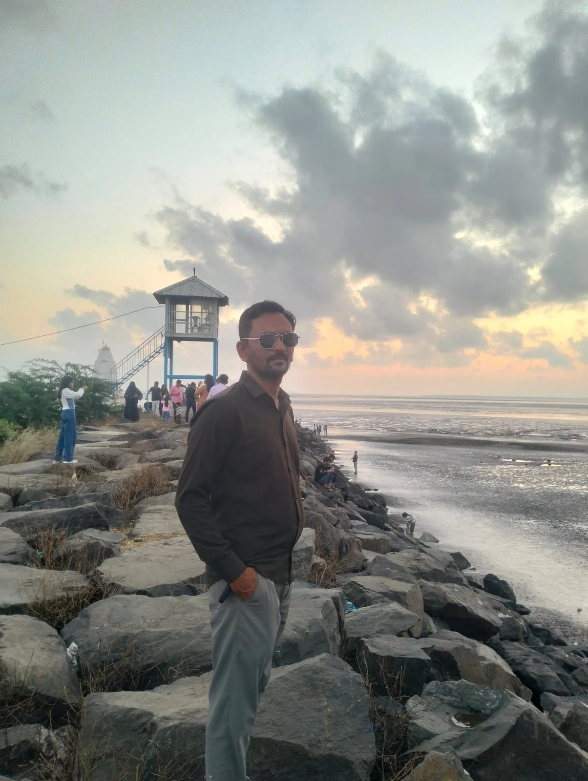 Jignesh Jignesh Munjapa – Indian escort agency in Surat — 2 / 3