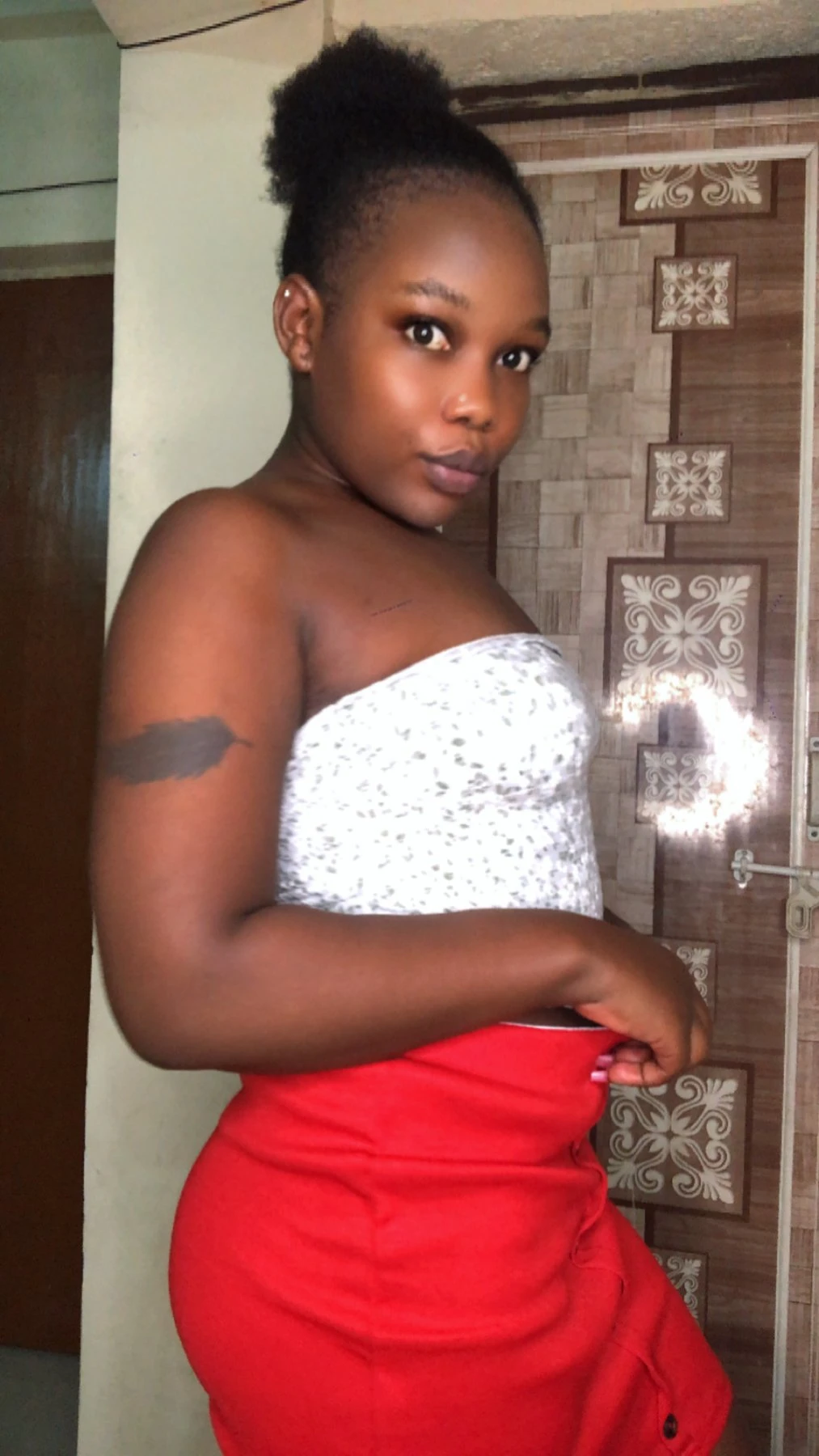 Ashley – Ugandan escort in Navi Mumbai — 5 / 6