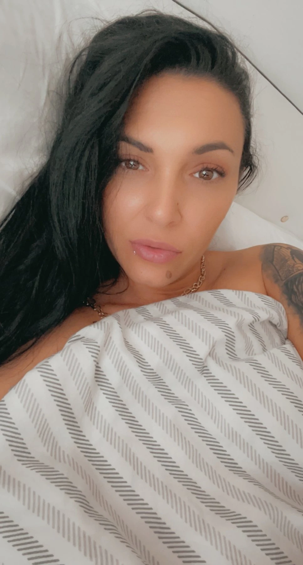 Aida – Romanian escort in Bucharest — 4 / 8