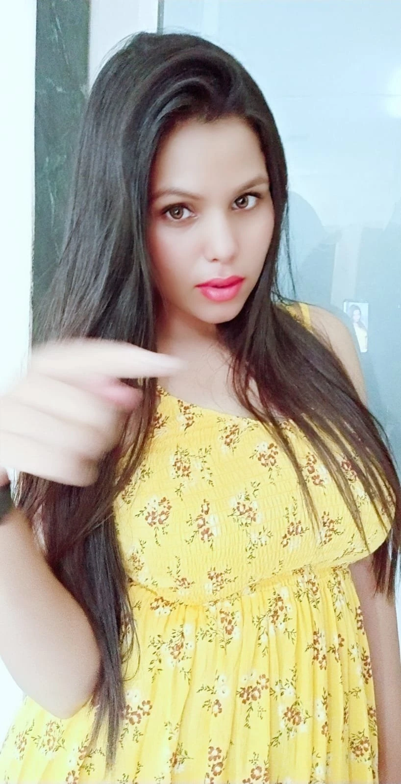 Mahi Patel – Indian escort in Mumbai — 3 / 4