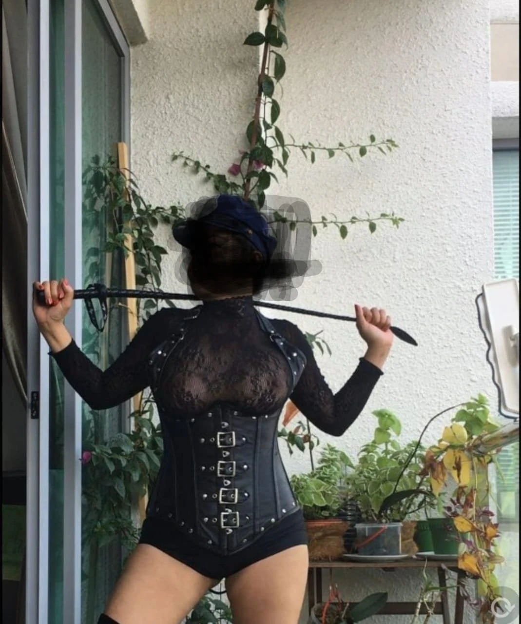 The Desi Dominator – Portuguese dominatrix in Mumbai — 1 / 6