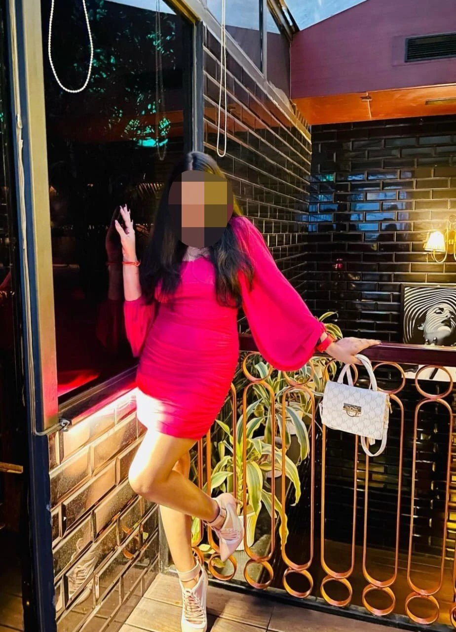 Aanju Singh Real meet or cam show – Indian escort in Hyderabad — 4 / 5