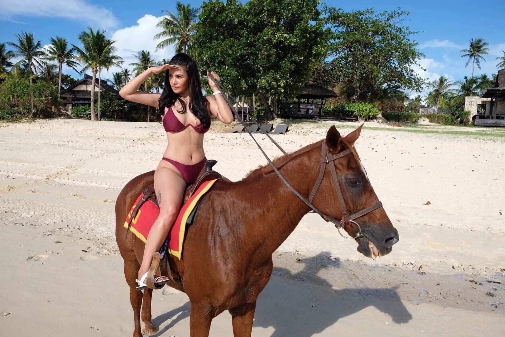 Zoe Your Girl Next Door! – Singaporean masseuse in Mumbai — 1 / 7