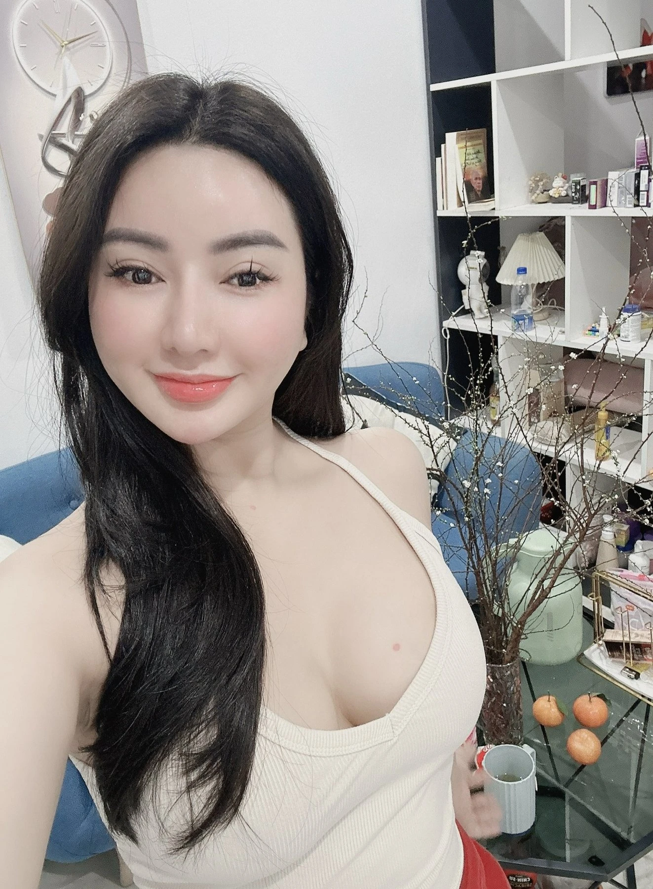 Linh – Vietnamese escort in Hanoi — 2 / 4