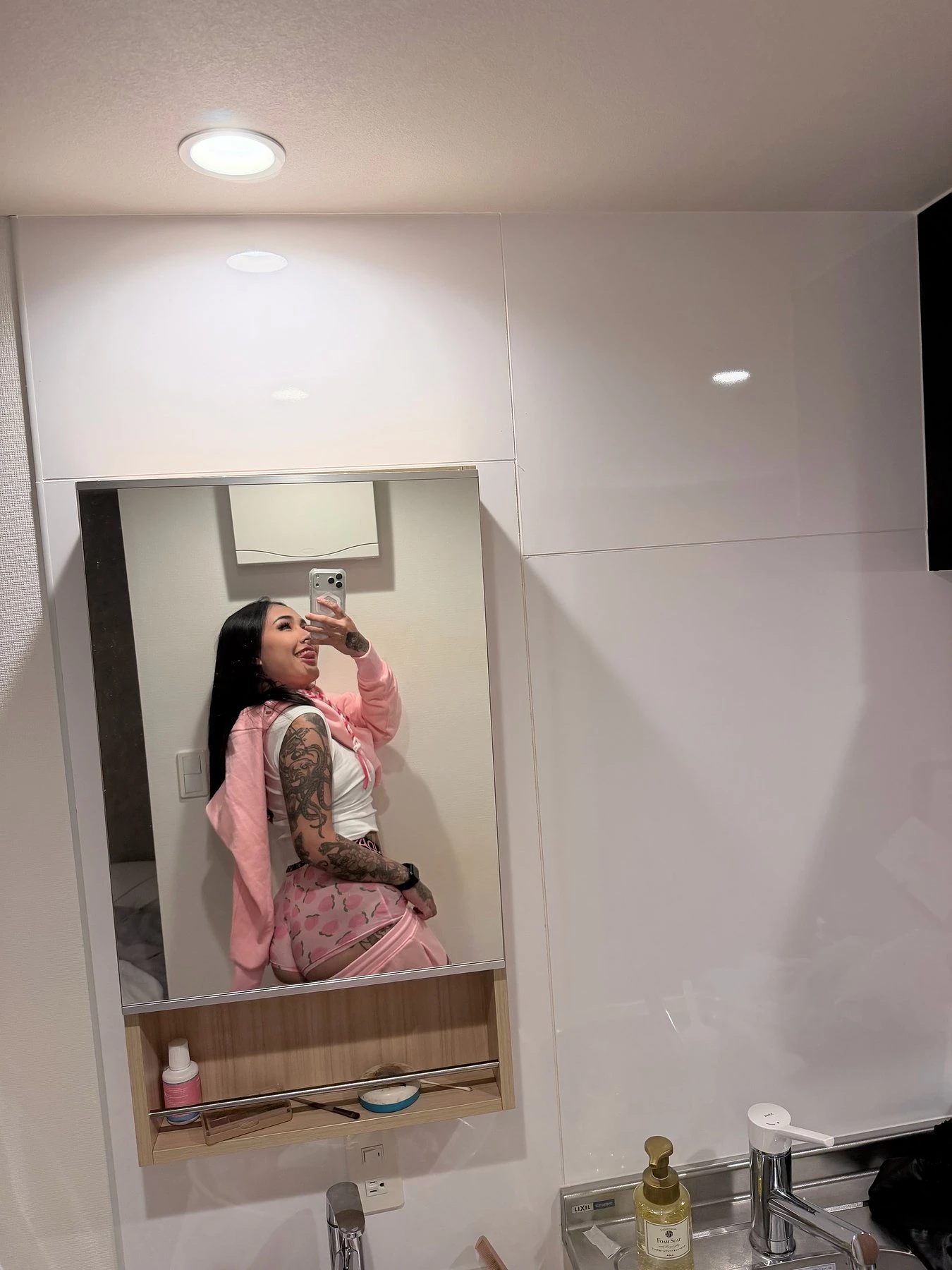 Asain with tatts – Thai escort in Pyeongtaek — 12 / 13