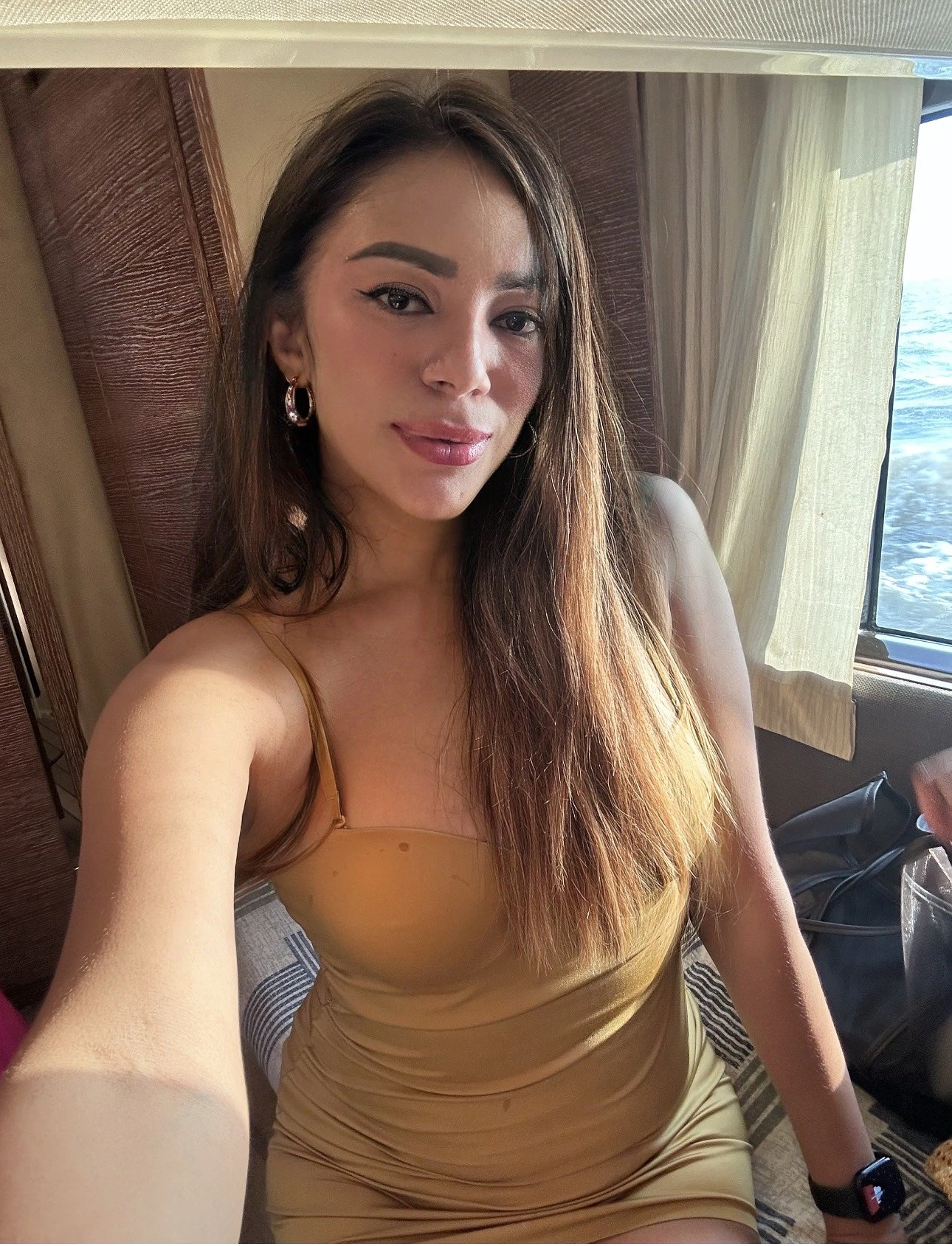 Deep French kisser Audrey. 2 days left – Brazilian escort in Hyderabad — 29 / 31