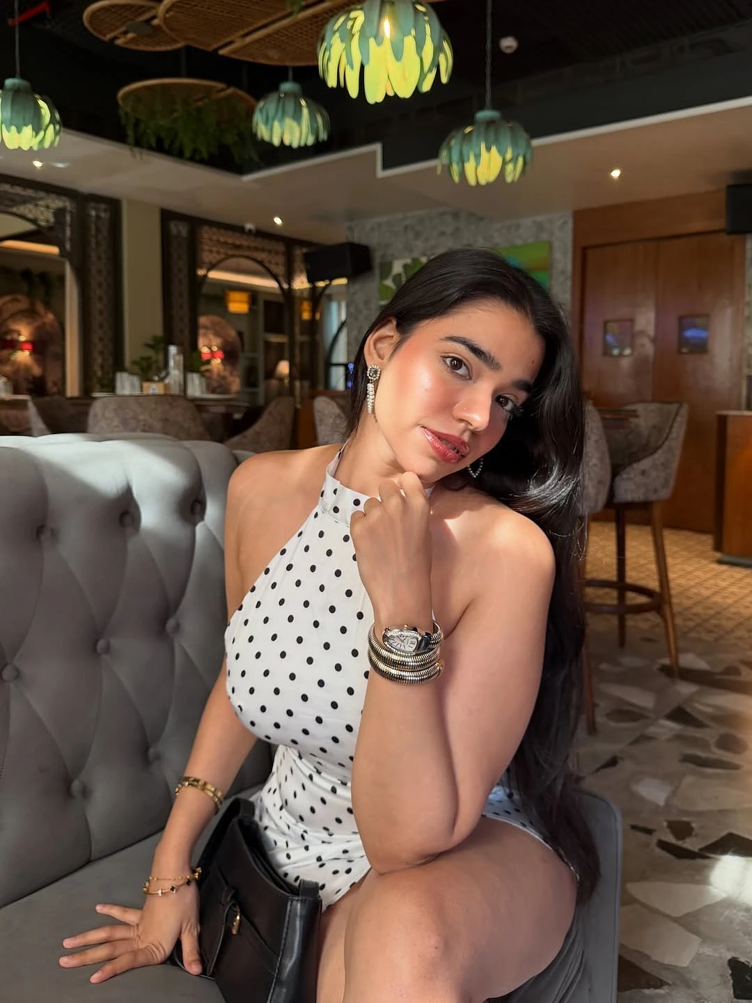 Ananya – Indian escort in Mumbai — 4 / 9