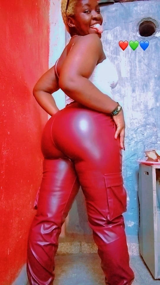 Vee – South African escort in Beirut — 5 / 6