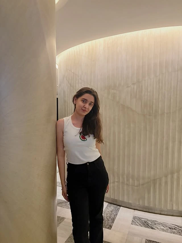Neha – Indian escort in Vadodara — 2 / 6
