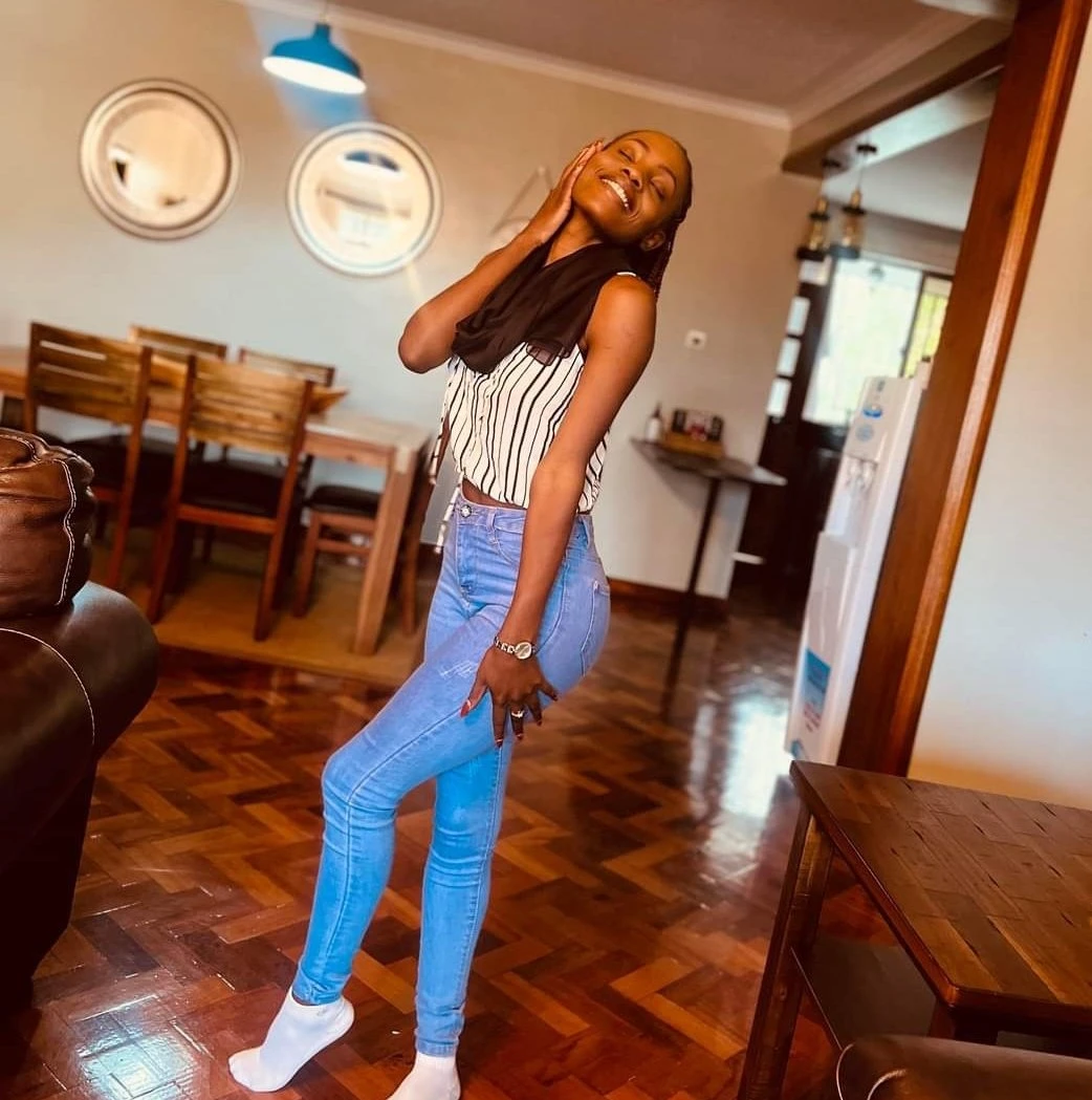 Petite Queen – Tanzanian adult performer in Beirut — 4 / 6