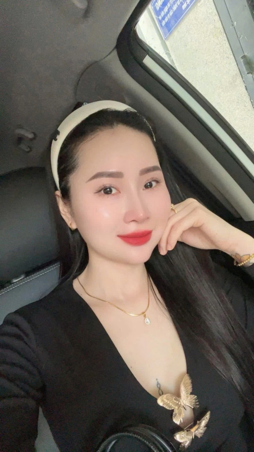 Mia – Vietnamese escort in Ho Chi Minh City — 3 / 4