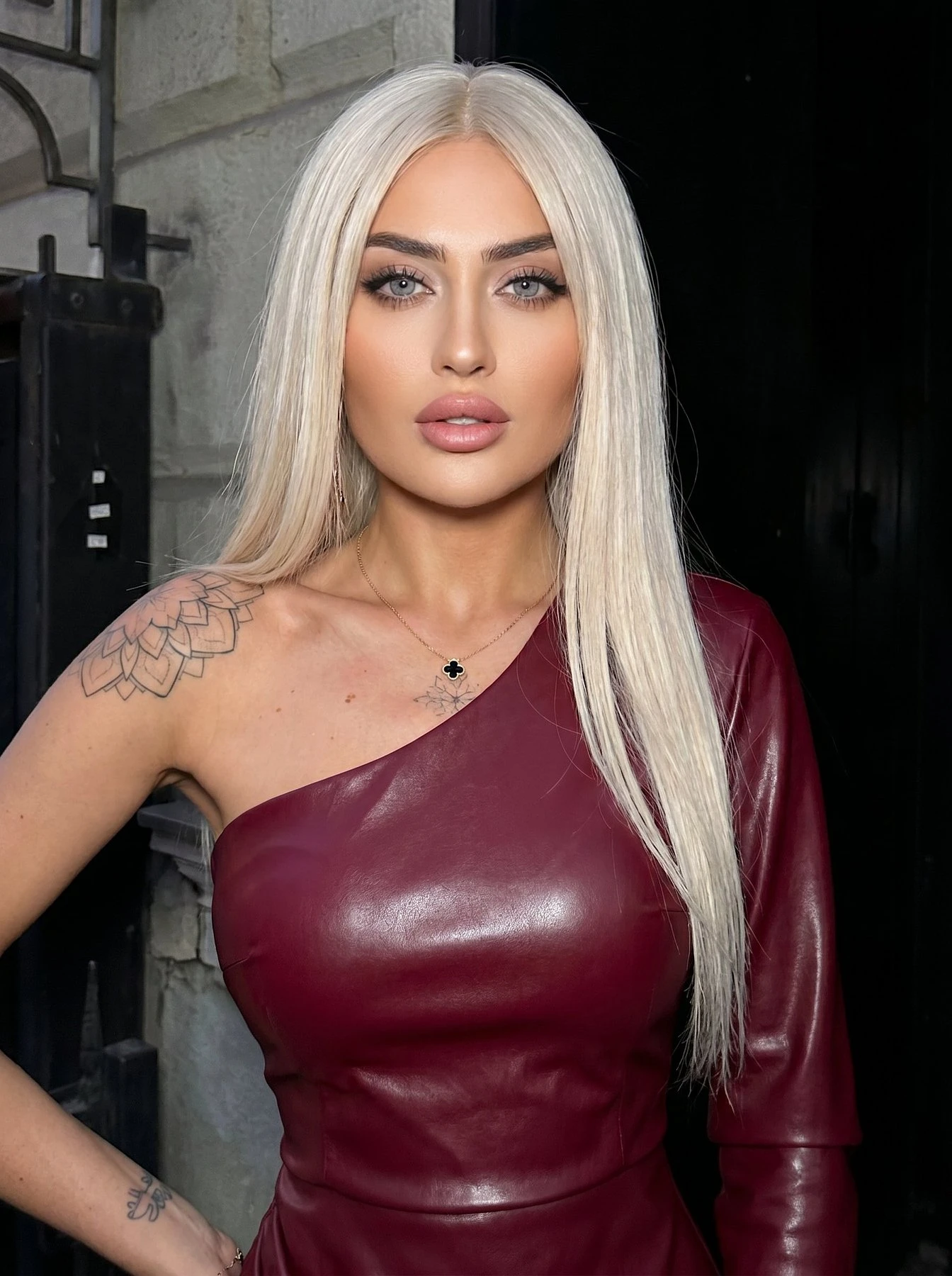 Shakira – Russian escort in Hong Kong — 4 / 7