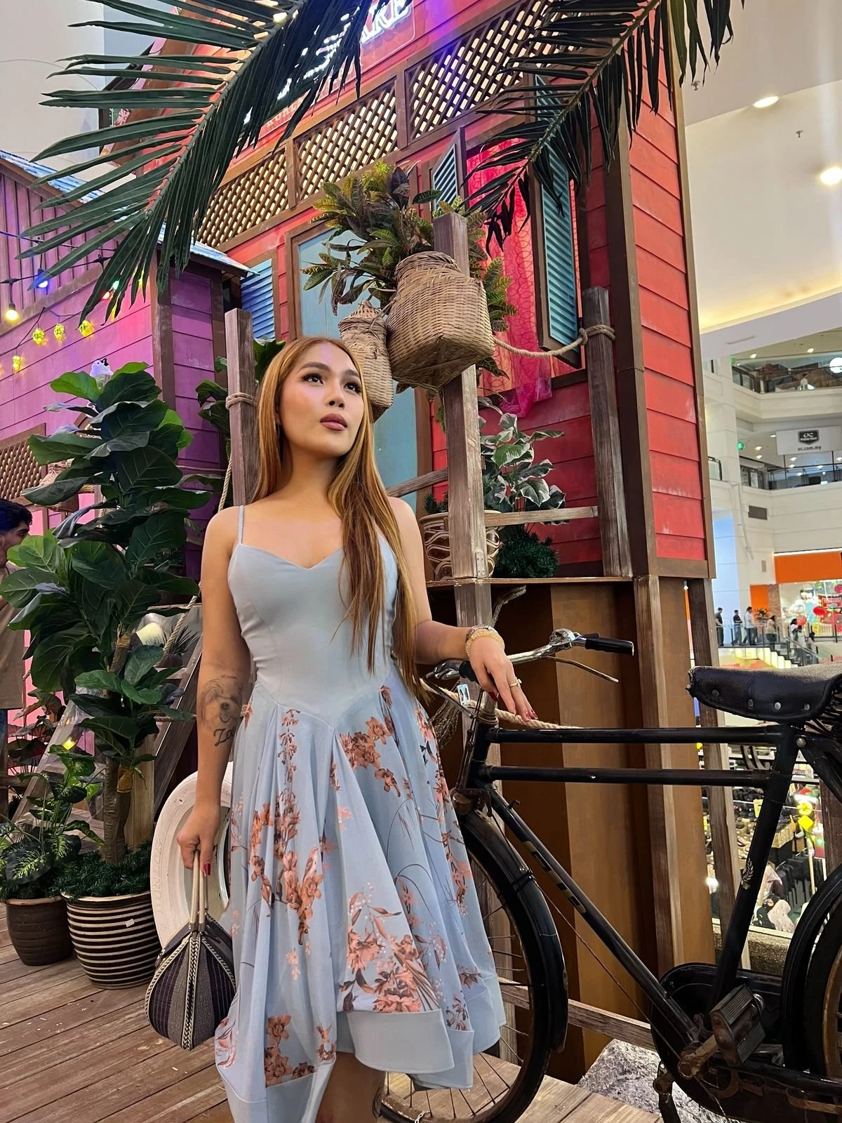 For “CamShow’’only Sweet Laviña – Singaporean escort in Mumbai — 19 / 21