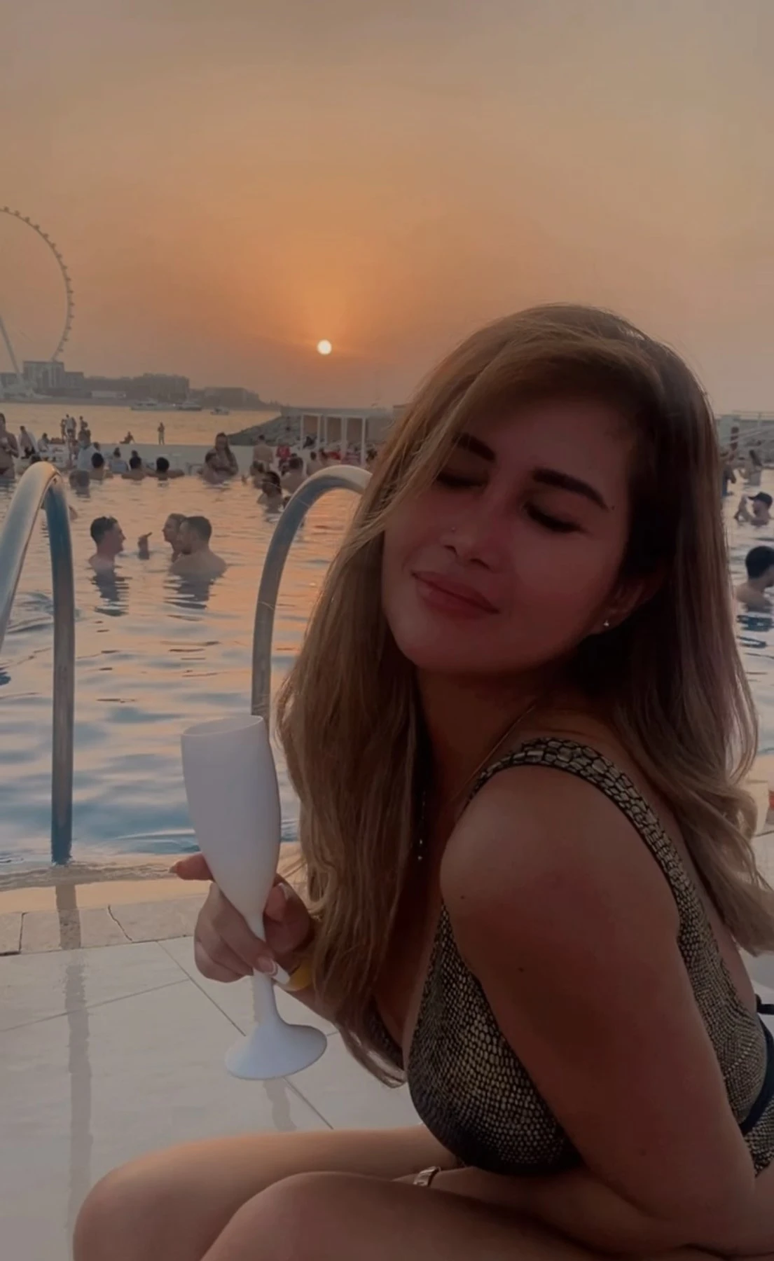 Manila – Filipino escort in Hong Kong — 16 / 25