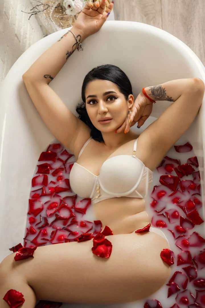 Vvip Quality Model Availabl in Pune City – Indian escort agency in Pune — 5 / 11
