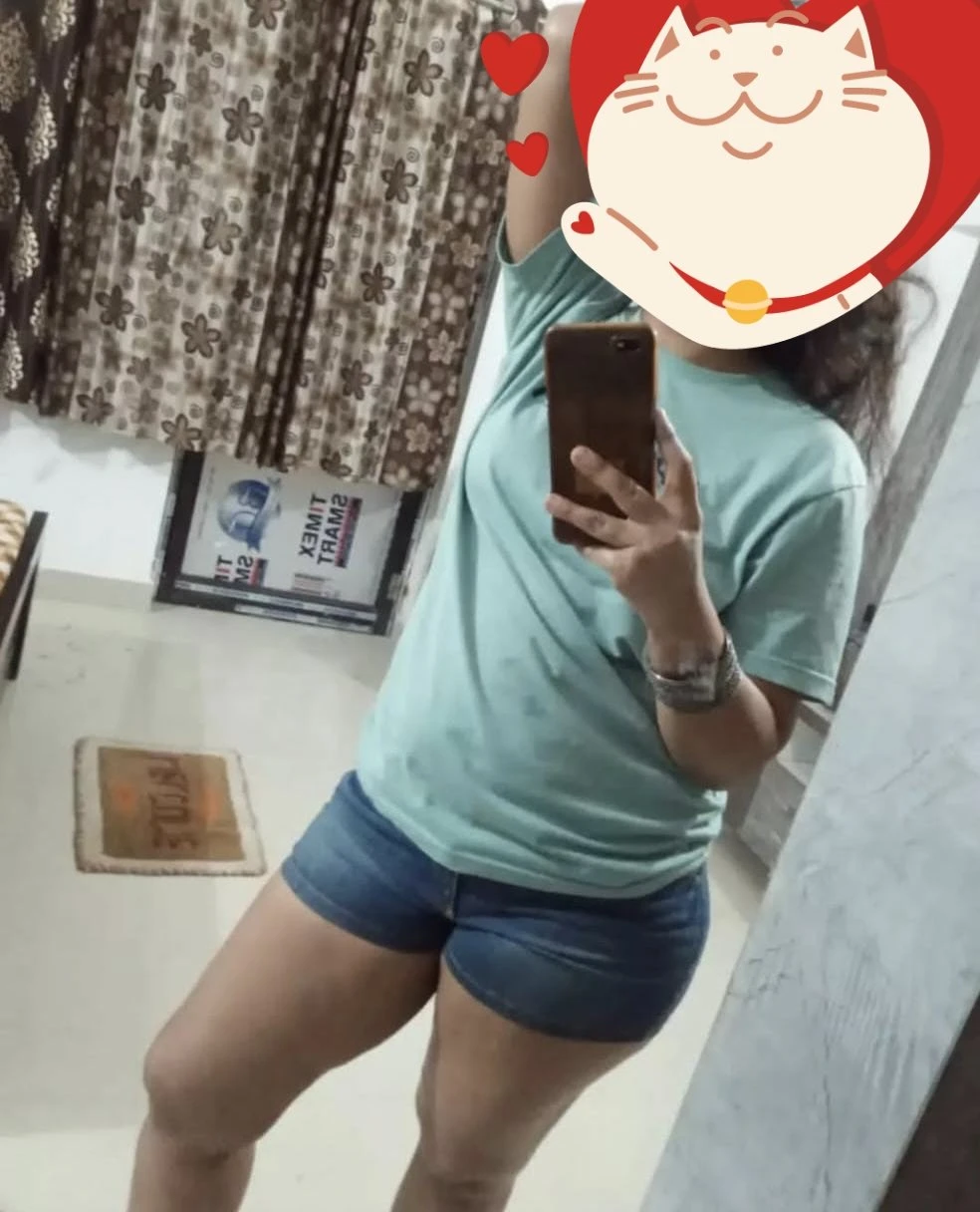 Kritika Alone n Cute Girl in Town – Indian escort in New Delhi — 3 / 8
