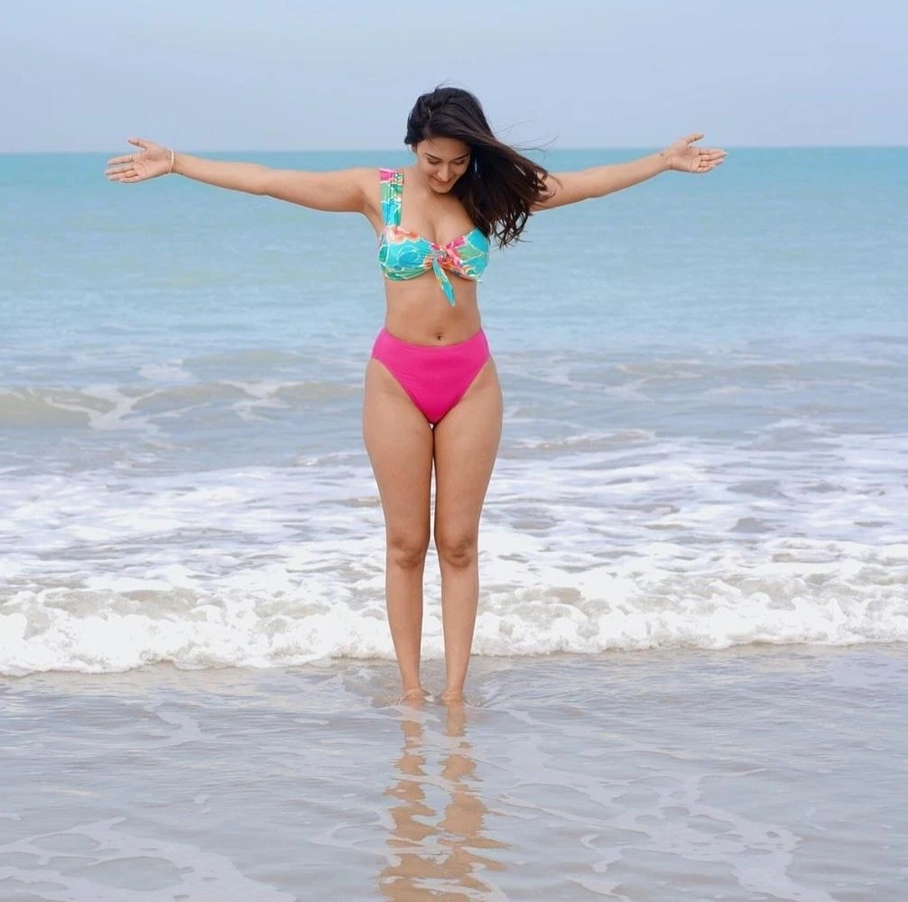 Rasika Independent Escort – Indian escort in Mumbai — 1 / 4