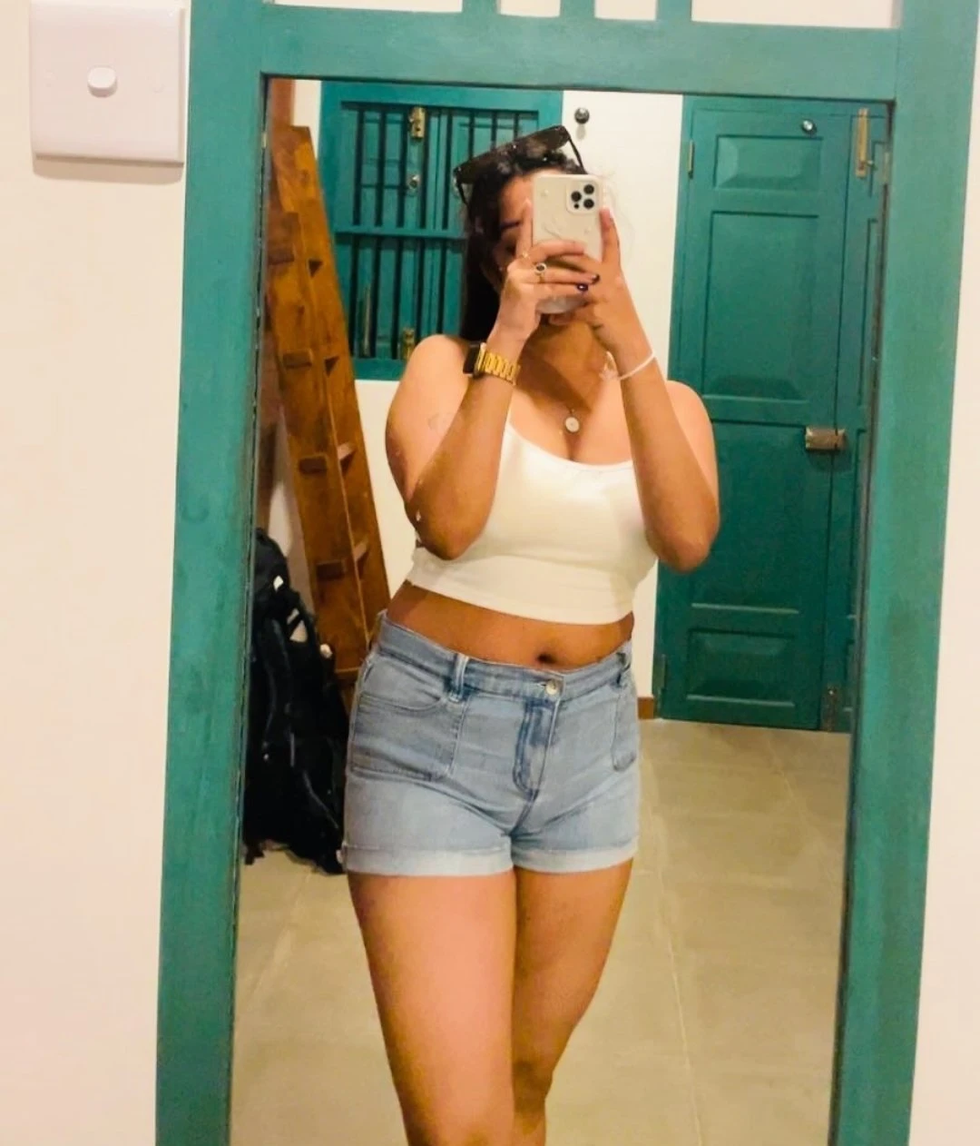 Nishu – Sri Lankan escort in Colombo — 2 / 7