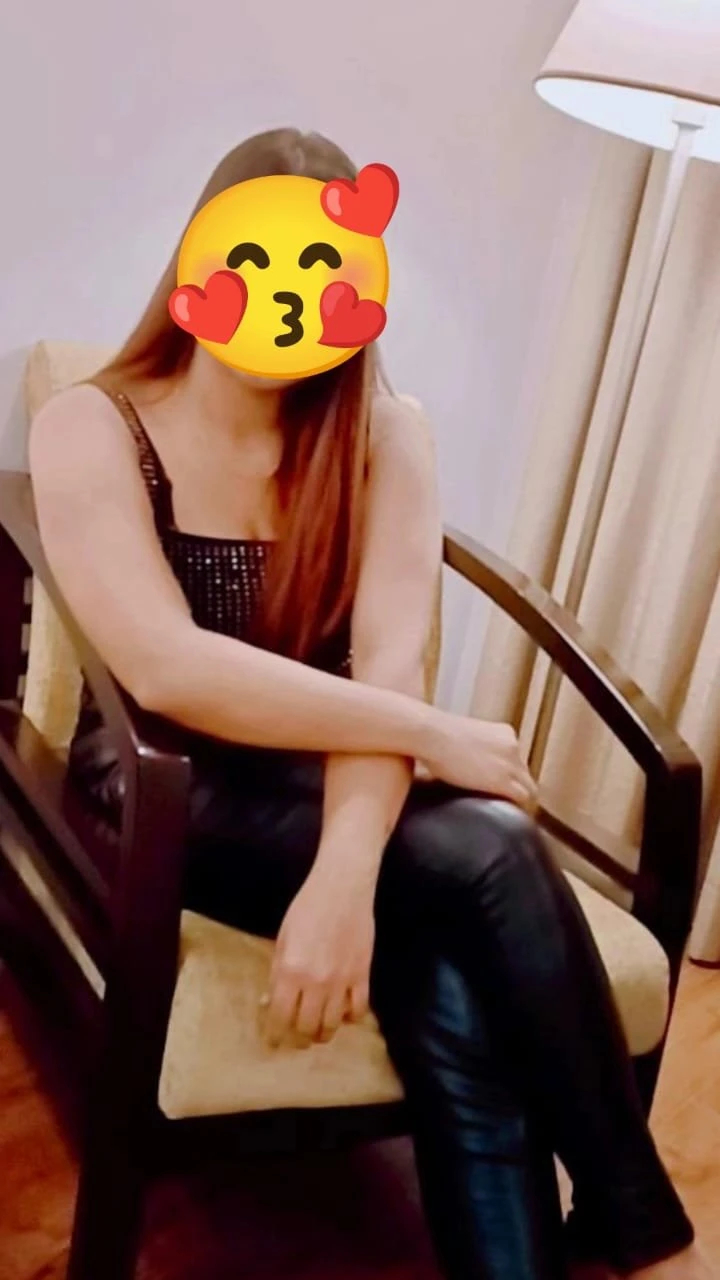 Sonam (Real meet & cam show) – Indian escort in Hyderabad — 2 / 5