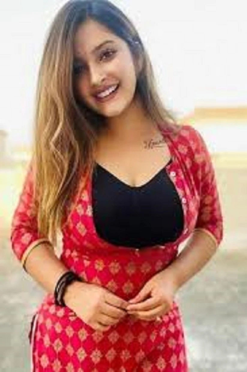 Alisha – Indian escort in Pune — 1 / 2