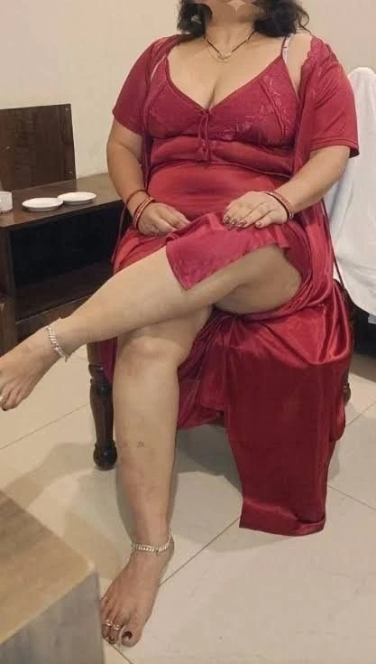 Ishwari Loyal Woman – adult performer in Pune — 1 / 2
