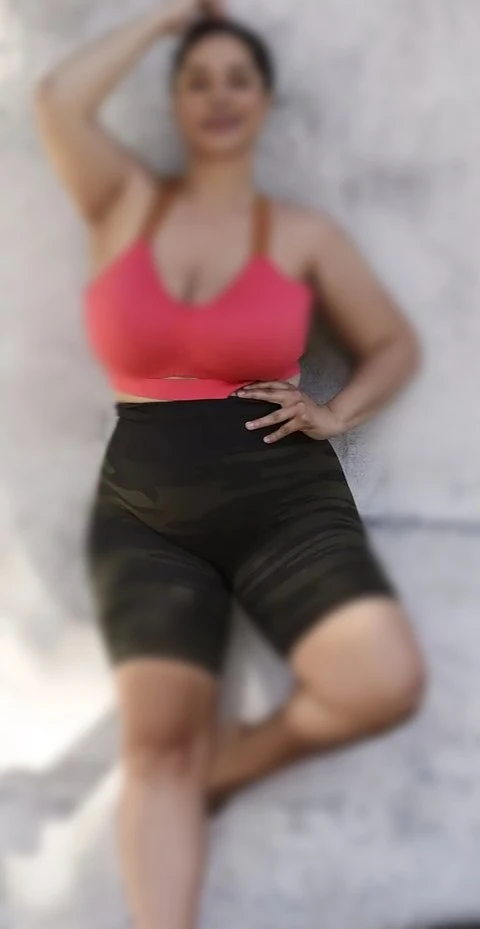 23 Years Busty Women Naziya – Indian escort in Mumbai — 8 / 14