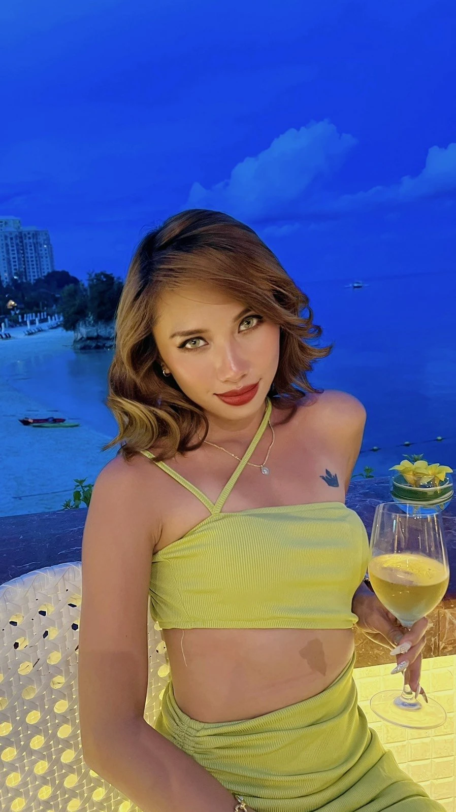 High Class VIP Barbie – Filipino escort in Maldives — 1 / 6